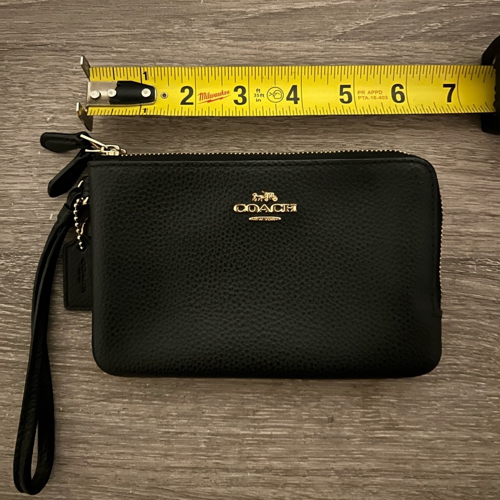 -Coach Double Corner Zip Wristlet